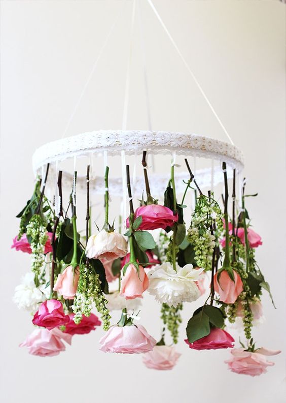 Un decor unic cu flori artificiale 