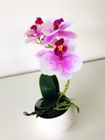 Orhidee artificiala alb-mov in ghiveci ceramic - 25 cm